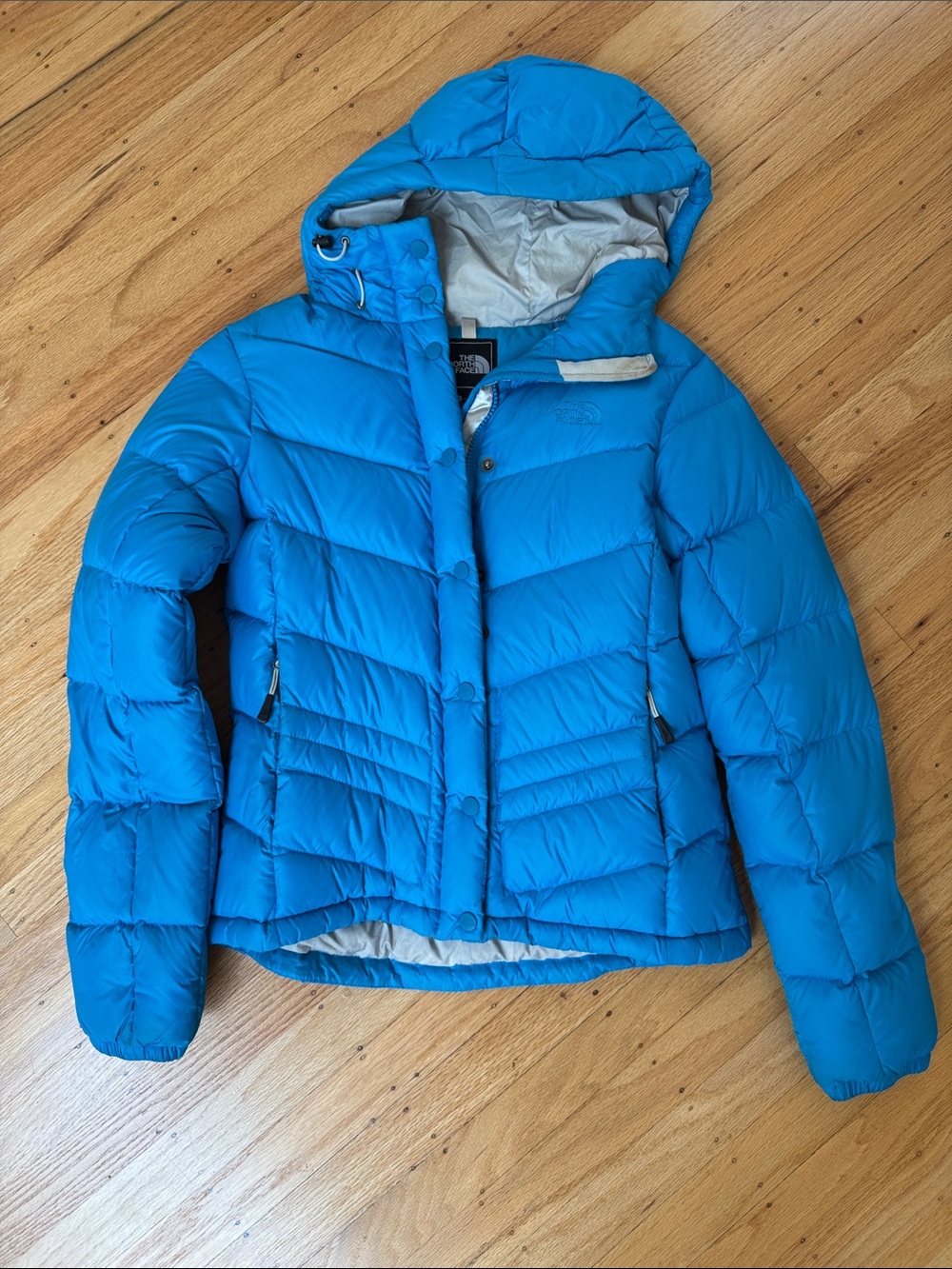 The North Face Women's 700 fill down, Bright Blue Hooded Puffer, women’s small